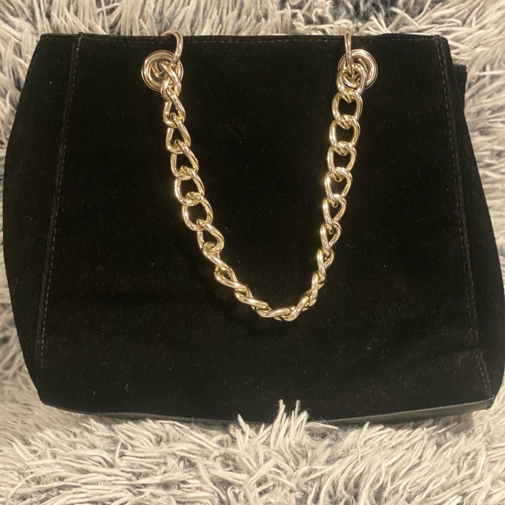 Mossimo black suede handbag with Gold chain - Picture 4 of 10